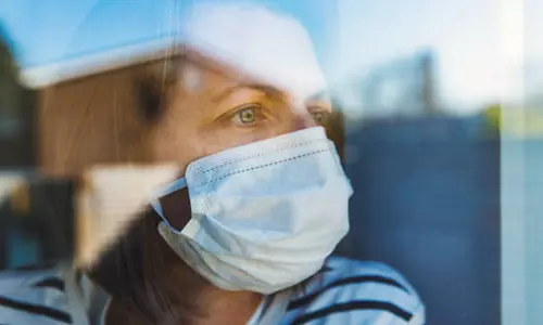 ഭർത്താവിന് കോവിഡ് ബാധിക്കുമോ എന്നു ഭയന്ന് മനോനില തെറ്റി യുവതി ഭർത്താവിന് കോവിഡ് ബാധിക്കുമോ എന്നു ഭയന്ന് മനോനില തെറ്റി യുവതി