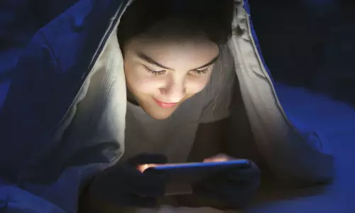 രാത്രി മൊബൈല്‍ ഉപയോഗിക്കുന്നവരാണോ നിങ്ങള്‍? എങ്കില്‍ സൂക്ഷിക്കുക