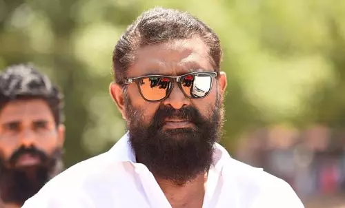 നടന്‍ ലാല്‍ ട്വന്‍റി 20യില്‍ ചേര്‍ന്നു