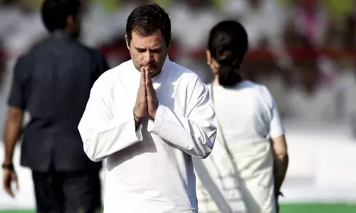 എല്ലാവരും ഒളിച്ചോടിയാല്‍ കോണ്‍ഗ്രസിനെ ആര് രക്ഷിക്കും?