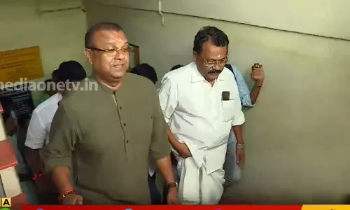 ജയിക്കുമെന്ന് ഉറപ്പുള്ളവര്‍ കുറിതാെട്ട് ഇറങ്ങിയിട്ടുണ്ട് 