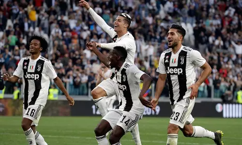 ഇറ്റാലിയന് ലീഗില് യുവന്റസ് കിരീടമുറപ്പിച്ചു; ലാലിഗയില് ബാഴ്സ തന്നെ ഒന്നാമത് ഇറ്റാലിയന് ലീഗില് യുവന്റസ് കിരീടമുറപ്പിച്ചു; ലാലിഗയില് ബാഴ്സ തന്നെ ഒന്നാമത്