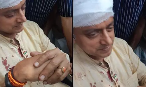 തുലാഭാര നേര്‍ച്ചക്കിടെ ത്രാസ് പൊട്ടി വീണ് ശശി തരൂരിന് പരിക്ക്