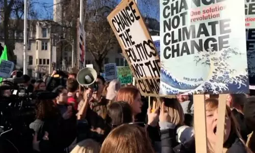 ബ്രിട്ടണില്‍ പരിസ്ഥിതി പ്രവര്‍ത്തകരുടെ പ്രതിഷേധം