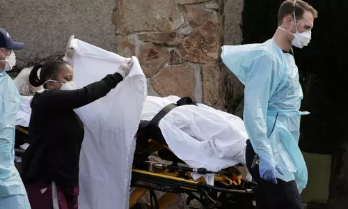 24 മണിക്കൂറില്‍ 200ലേറെ മരണം, കൊറോണ അമേരിക്കയെ വിറപ്പിക്കുന്നു