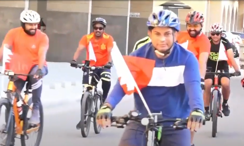 ബഹ്റൈനിന്റെ ദേശീയ ദിനാചരണത്തിന് ഐക്യദാർഢ്യവുമായി മലയാളി പ്രവാസികളുടെ സൈക്കിൾ സവാരി