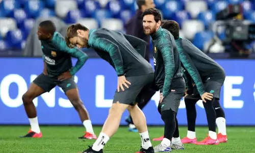 ശമ്പളം 70% കുറക്കാന്‍ ബാഴ്‌സലോണ, എതിര്‍പ്പുമായി കളിക്കാര്‍