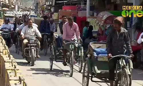 യു.പിയില്‍ പൊടിപാറും പോരാട്ടം