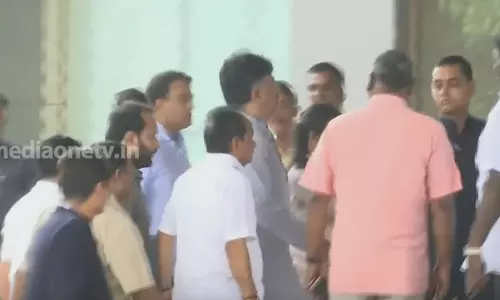 കർണാടക സർക്കാരിന്റെ ഭാവി വ്യാഴാഴ്ച അറിയാം കർണാടക സർക്കാരിന്റെ ഭാവി വ്യാഴാഴ്ച അറിയാം