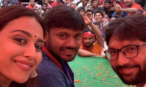 ‘പി.എം നരേന്ദ്രമോദി’ വിലക്കിയ തെരഞ്ഞെടുപ്പ് കമ്മീഷന്റെ തീരുമാനത്തില്‍ പ്രതികരിച്ച് സ്വര ഭാസ്‌ക്കര്‍