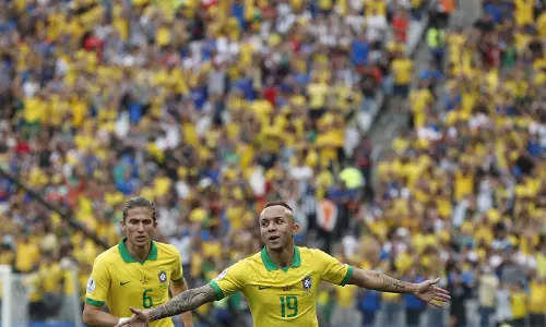 ചരിത്രം കാനറികള്‍ക്കൊപ്പം