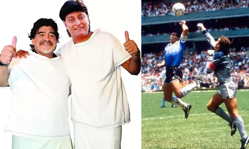 ദൈവത്തിന്‍റെ കൈ സ്വര്‍ണത്തില്‍; പ്രതിമ നിര്‍മിക്കാനൊരുങ്ങി ബോബി ചെമ്മണൂര്‍