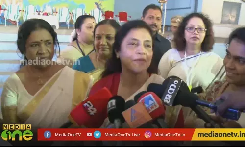 ഓണാഘോഷം പൊടിപൊടിക്കുകയാണ് ഓണാഘോഷം പൊടിപൊടിക്കുകയാണ്