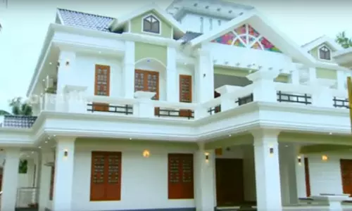 വീതിയേറിയ പ്ലോട്ടിന് ചേർന്ന വീട് വീതിയേറിയ പ്ലോട്ടിന് ചേർന്ന വീട്