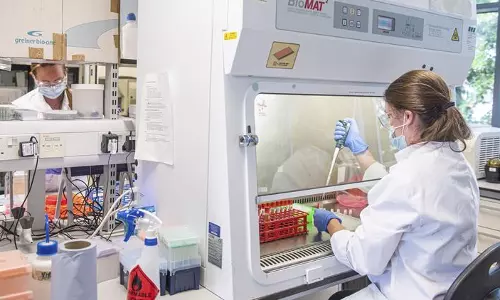 ഓക്സ്ഫഡ് വാക്സിന് നല്കുന്ന പ്രതീക്ഷകള്; ഇന്ത്യയില് എന്നെത്തും? ഓക്സ്ഫഡ് വാക്സിന് നല്കുന്ന പ്രതീക്ഷകള്; ഇന്ത്യയില് എന്നെത്തും?