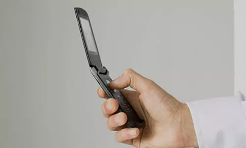 നെറ്റില്ലാത്ത ഫോൺ ഇനി യു.പി.ഐ ഉപയോഗിച്ച് റീചാർജ് ചെയ്യാം; പുതിയ സൗകര്യവുമായി വോഡഫോൺ ഐഡിയ