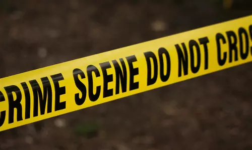 തൃശൂരില്‍ ഒരു കുടുംബത്തിലെ മൂന്ന് പേര്‍ തൂങ്ങിമരിച്ച നിലയില്‍