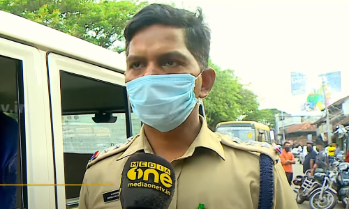 അന്ന് റോഡ് പണിക്ക് വന്നു; ഇന്ന് പൊലീസുകാരനായി അതേ റോഡിലൂടെ പൊലീസ് ജീപ്പില്‍ യാത്ര