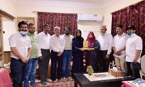 ആയിഷ നെഷ്‌വത്തിനെ എറണാകുളം ജില്ലാ കെഎംസിസി ആദരിച്ചു