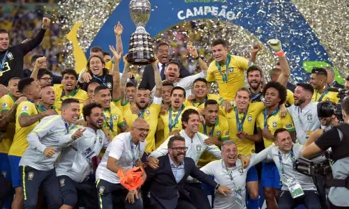 ഒന്‍പതാം തവണയും കോപ്പയില്‍ മുത്തമിട്ട് മഞ്ഞപ്പട