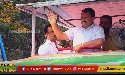 വടകരയിലെ ഇഞ്ചോടിഞ്ച് പോരാട്ടം വടകരയിലെ ഇഞ്ചോടിഞ്ച് പോരാട്ടം