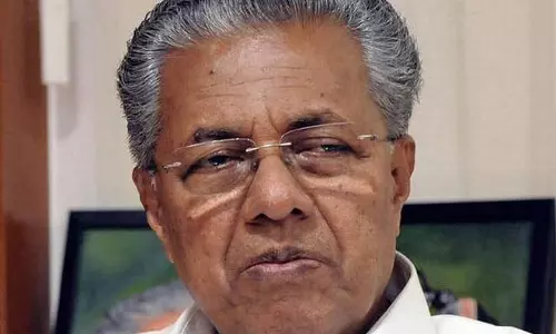 ആവേശം പകര്ന്ന് പിണറായി വിജയന് വടകരയില് ആവേശം പകര്ന്ന് പിണറായി വിജയന് വടകരയില്