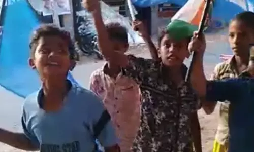 ഇക്കൊല്ലം സി.പി.എം വീട്ടിലിരിക്കട്ടേ... കുട്ടികളുടെ മുദ്രാവാക്യം വൈറല്‍