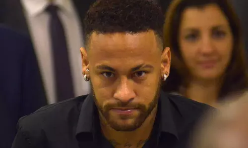 നെയ്മര്ക്കെതിരായ ബലാത്സംഗകേസില് അന്വേഷണം അവസാനിപ്പിച്ചു നെയ്മര്ക്കെതിരായ ബലാത്സംഗകേസില് അന്വേഷണം അവസാനിപ്പിച്ചു