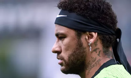 കുരുക്കഴിയാതെ നെയ്മറിന്റെ ട്രാൻസ്ഫർ; ഇനി ചർച്ച ക്ലബ്ബ് പ്രസിഡണ്ടുമാർ തമ്മിൽ 