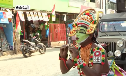 പി.രാജീവിന് വേണ്ടി ഓട്ടന്‍തുള്ളലിലൂടെ വോട്ടഭ്യര്‍ഥിച്ച് രാജേന്ദ്രന്‍