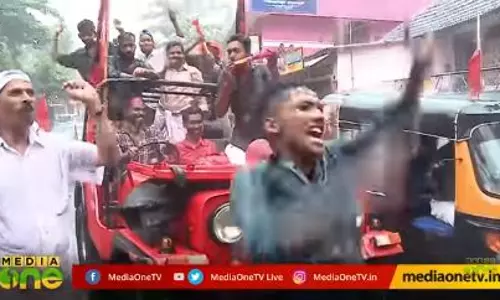 സി ദിവാകരനൊപ്പം 