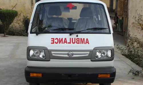 എവിടെ...? എം.പി ഫണ്ടില്‍ നിന്നും പെരുമാതുറ പ്രാഥമികാരോഗ്യകേന്ദ്രത്തിന് അനുവദിച്ച ആ ആംബുലന്‍സ് എവിടെ?