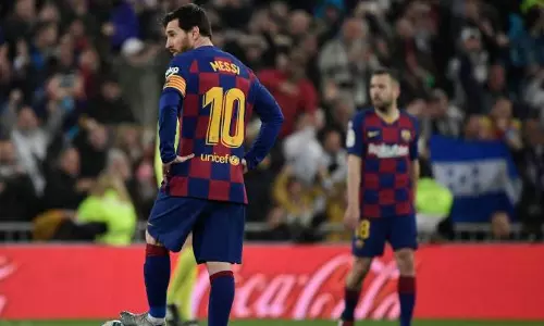 അങ്ങനെ അതും ഗുദാ വഹാ... ബാഴ്സയെ ട്രോളി സോഷ്യല്‍ മീഡിയ