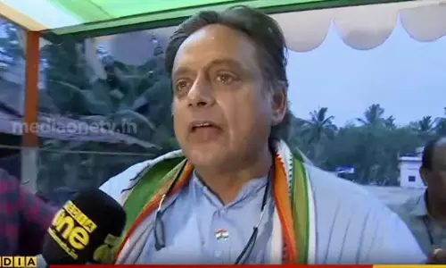 സ്ഥാനാര്‍ഥി തരൂരിനൊപ്പം