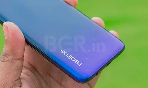 റെഡ്‌മിക്ക് വെല്ലുവിളിയുമായി റിയൽമി 3 പ്രോ