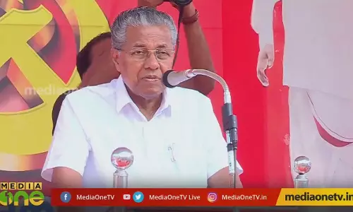 ഇടത് പക്ഷത്തിന് ചുക്കാൻ പിടിച്ച് മുഖ്യൻ ഇടത് പക്ഷത്തിന് ചുക്കാൻ പിടിച്ച് മുഖ്യൻ