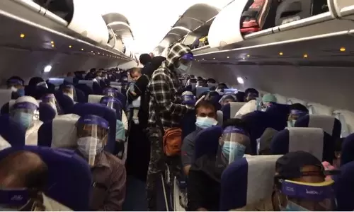 ഖത്തറില്‍ നിന്നുള്ള ആദ്യ സംഘടനാ ചാര്‍ട്ടര്‍ വിമാനം പറന്നുയര്‍ന്നു;അഭിമാനത്തോടെ ഇന്‍കാസ് ഖത്തര്‍