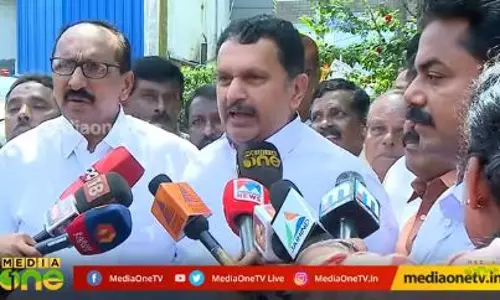 യൂണിവേഴ്‌സിറ്റി കോളജിലെ വിപ്ലവം തുടരുന്നു