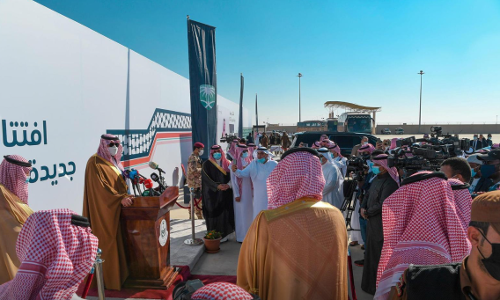 മൂന്ന് പതിറ്റാണ്ടിന് ശേഷം സൗദി അറേബ്യ ഇറാഖിലേക്കുള്ള അറാർ ബോർഡർ തുറന്നു;  കുവൈത്ത് അധിനവേശക്കാലത്ത് അടച്ച അതിർത്തിയിലൂടെ ചരക്ക് നീക്കം തുടങ്ങി