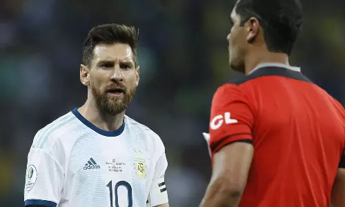 മെസി മടങ്ങിയത് മെഡല്‍ പോലും വാങ്ങാതെ