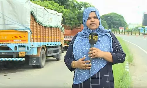 കണ്ടെയ്നര്‍ റോഡില്‍ അനധികൃത പാര്‍ക്കിങ്  