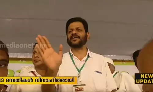 വിഷുദിനത്തില്‍ സമൂഹ വിവാഹത്തില്‍ പങ്കെടുത്ത് വോട്ട് തേടി സ്ഥാനാര്‍ഥി