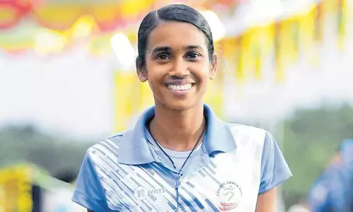 സ്വര്‍ണ ശോഭയില്‍ വിശേഷങ്ങള്‍ പങ്കുവച്ച് പി.യു ചിത്ര