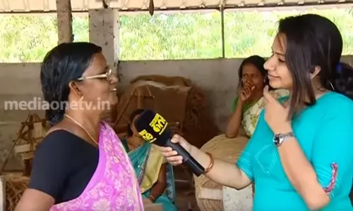 ‘വോട്ട് വഴി’ ആലപ്പുഴയിലെ കയര്‍ തൊഴിലാളികളോടൊപ്പം