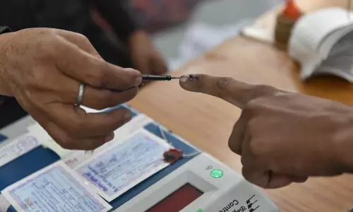 കള്ളവോട്ട്; ചോദ്യങ്ങളില് നിന്ന് ഒഴിഞ്ഞ് മാറി സി.പി.എം കള്ളവോട്ട്; ചോദ്യങ്ങളില് നിന്ന് ഒഴിഞ്ഞ് മാറി സി.പി.എം