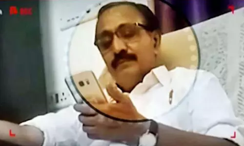 എം.കെ രാഘവനെതിരെ കേസെടുക്കണമെന്ന് ഐ.ജിയുടെ റിപ്പോര്‍ട്ട്; ഡി.ജി.പി നിയമോപദേശം തേടി 