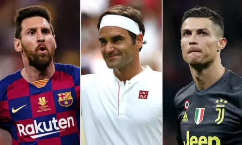 വരുമാനത്തില് റൊണാള്ഡോയേയും മെസിയേയും ഫെഡറര് മറികടന്നതിന് പിന്നില് വരുമാനത്തില് റൊണാള്ഡോയേയും മെസിയേയും ഫെഡറര് മറികടന്നതിന് പിന്നില്