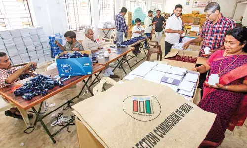 കോഴിക്കോട് ജില്ലയില്‍ വോട്ടെടുപ്പിനുള്ള ഒരുക്കങ്ങള്‍ പൂര്‍ത്തിയായി