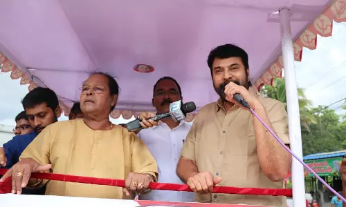 ഇന്നസെന്റിന്റെ റോഡ് ഷോയില്‍ ആവേശം തീര്‍ത്ത് മമ്മൂട്ടി 