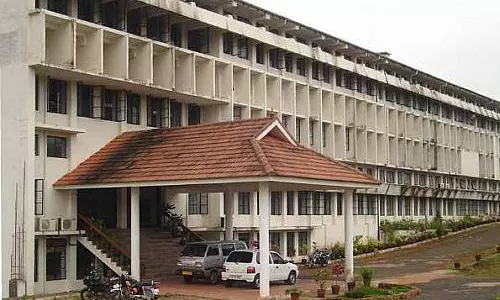 മലബാറിൽ ലക്ഷം വിദ്യാർത്ഥികൾക്ക് ബിരുദ പഠന സൗകര്യമില്ല; ആര് പരിഹരിക്കും ഈ അനീതി? 